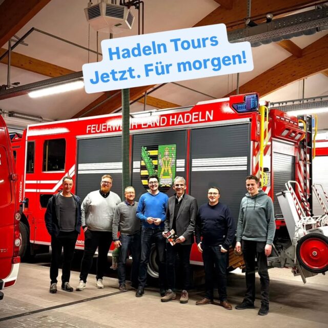 Hadeln-Tours: Starke Unterstützung aus Berlin! 🏛️🚙💨

Unsere Tour durch die Samtgemeinde geht weiter – und dieses Mal hatten wir Verstärkung dabei! 

Gemeinsam mit unserem Samtgemeindebürgermeisterkandidaten Michael Merz und unserem Bundestagsabgeordneten Christoph Frauenpreiß haben wir den Dienstag genutzt, um genau hinzuhören. 👂🤝

Vom Handwerk über den Dienstleister bis zur Sicherheit – wir waren quer durch Otterndorf unterwegs. 

Ein riesiges Dankeschön an unsere Gastgeber für den offenen Empfang und den direkten Draht zur Politik:

📍 VGH Vertretung  Thomas Dock | Christian Köster
📍 Autohaus Otterndorf
📍 Bäckerei Schröder
📍 Hinck Hausbau
📍 Medem-Apotheke
🚒 Feuerwehr Otterndorf

Ob Wirtschaft, Gesundheit oder Ehrenamt: Es ist uns wichtig, dass die Anliegen aus Hadeln auch in Berlin gehört werden. 

Danke an Christoph Frauenpreiß für die Unterstützung und die Zeit für unsere Themen! 💪

Eure CDU Land Hadeln & CDU Otterndorf

#SamtgemeindeHadeln #Otterndorf #HadelnTours #MichaelMerz #ChristophFrauenpreiß MdB VorOrt Zuhören HeimatStärken ⚓🏙️

@autohaus_otterndorf @vgh_dock_und_koester @medemapotheke_otterndorf @hinckhausbau @feuerwehr_stadt_otterndorf @ulrickeschroder